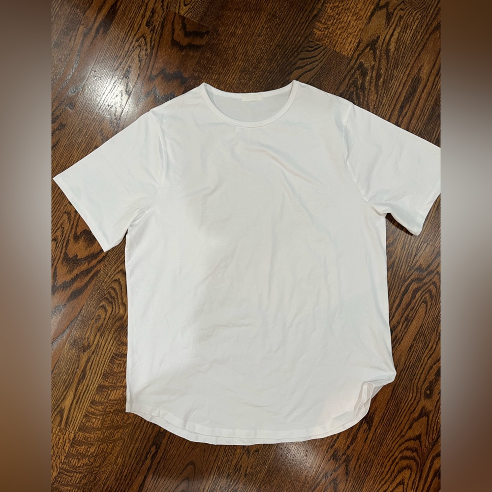 NUUDS men’s shirt with curved hemline